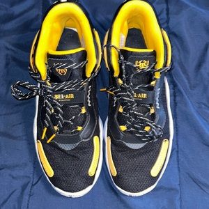 Donovan Mitchell bel air basketball shoes